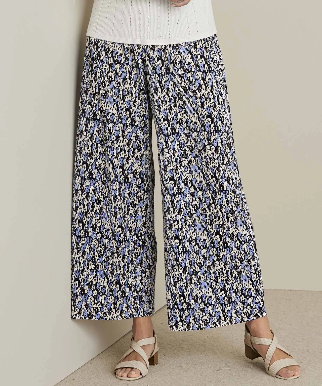 Chic Pleated Trousers