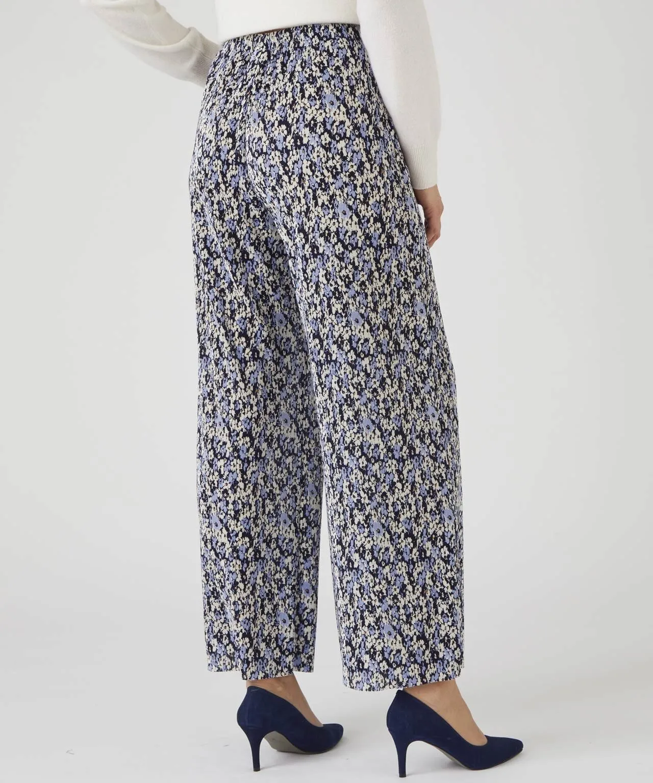 Chic Pleated Trousers