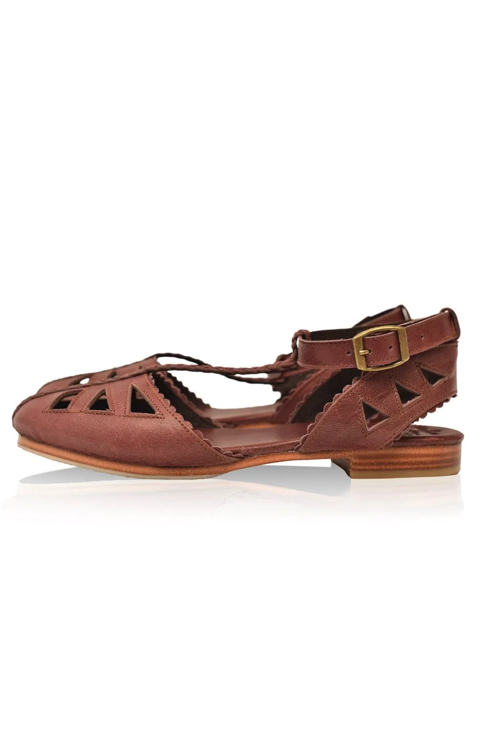 T-strap Leather Sandals with Bounty Design