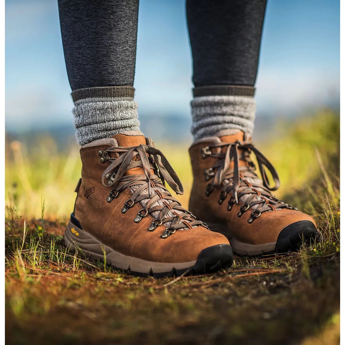 Hiking Boot: Mountain 600