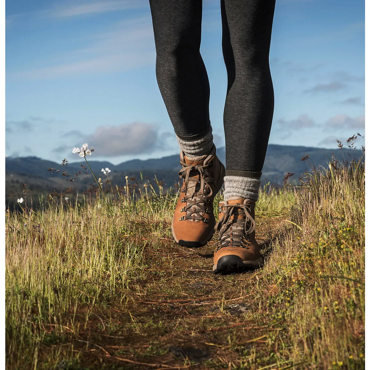 Hiking Boot: Mountain 600