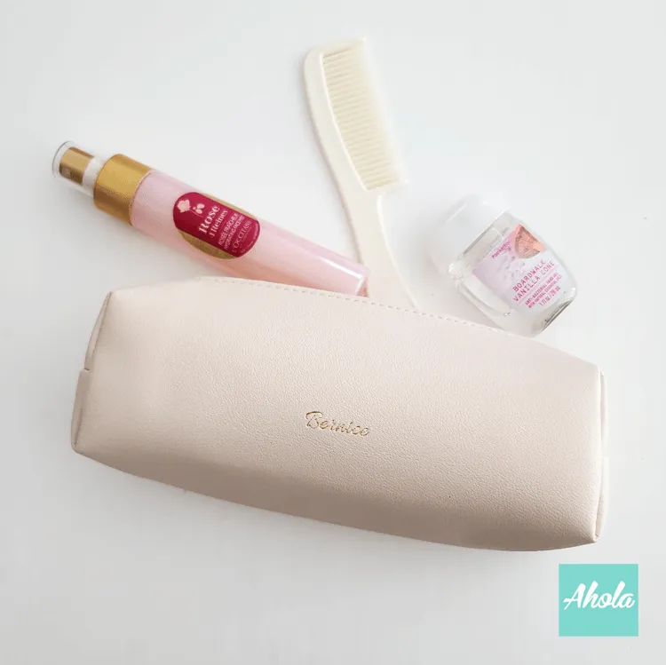 Jouy Makeup Bag and Towel Gift Set