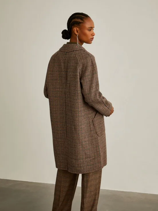 Long Coat with Houndstooth Pattern