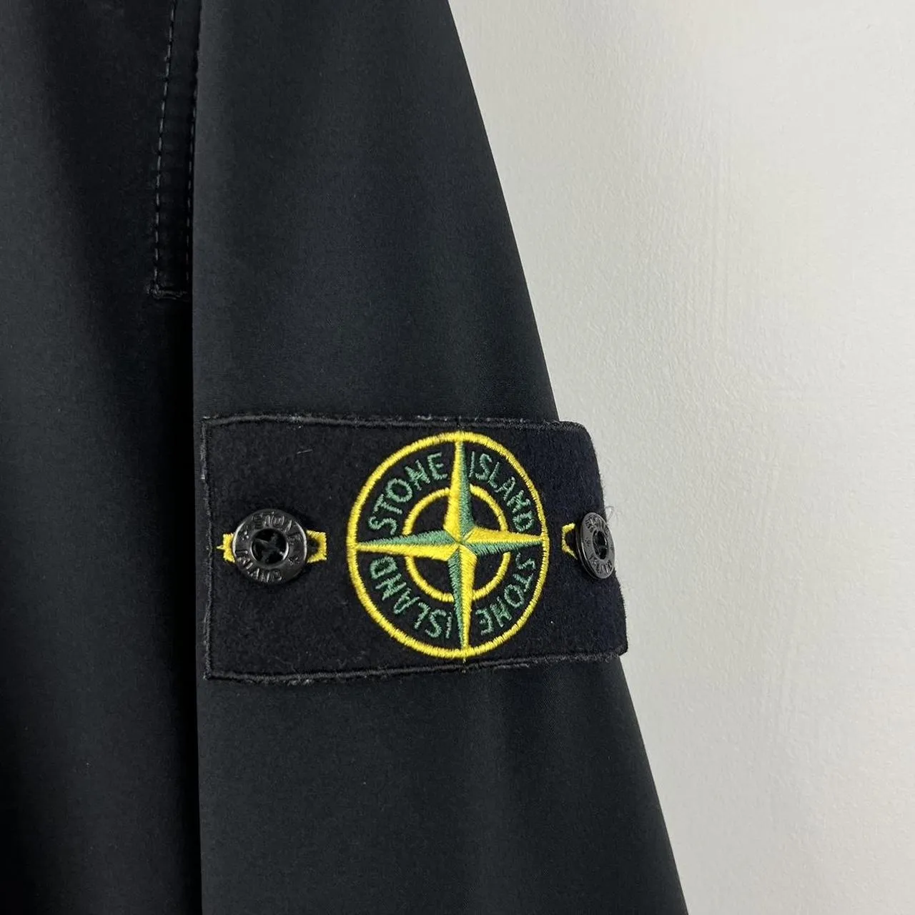 Stone Island Light Soft Shell Jacket (L) -> Stone Island Light Soft Shell Jacket (Large)