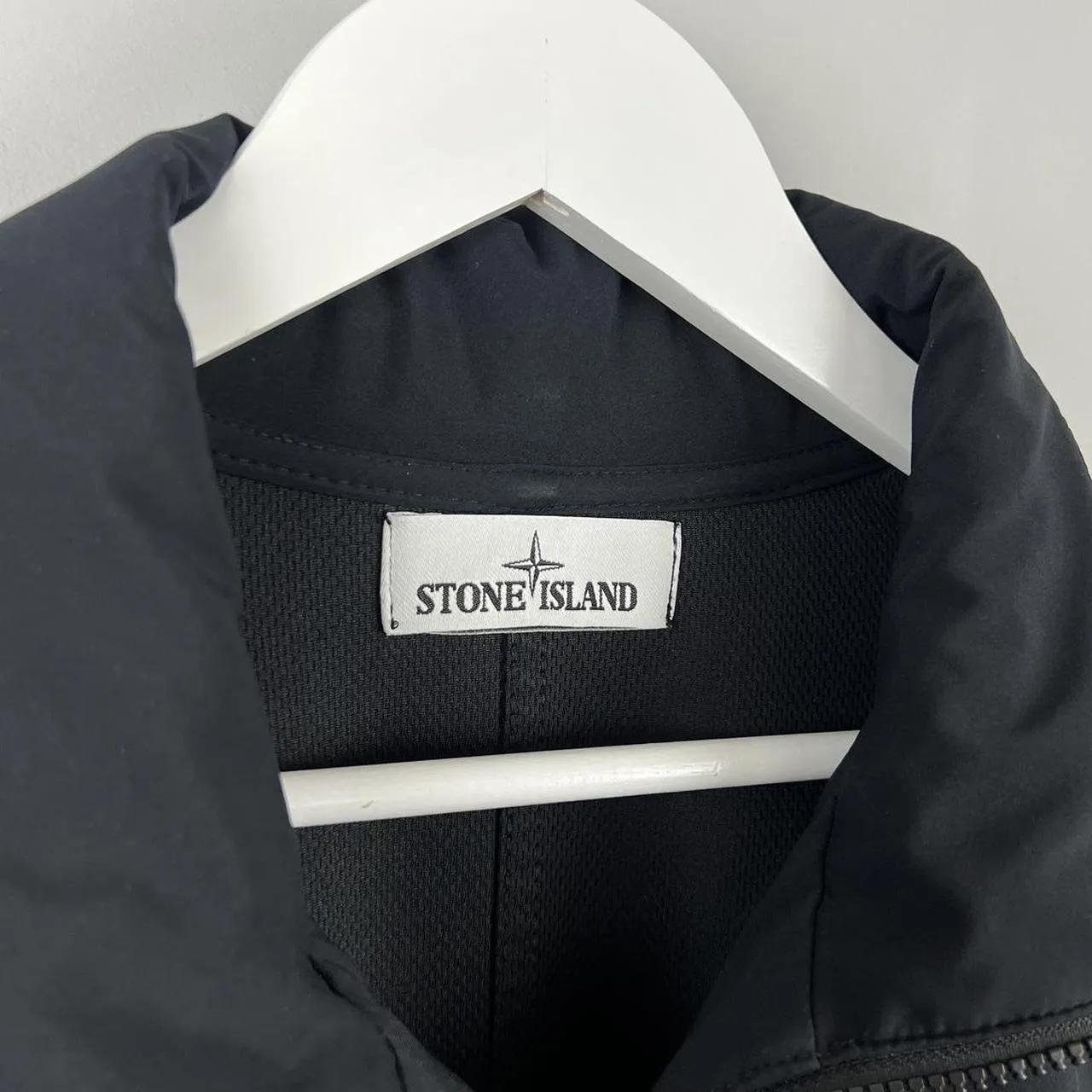 Stone Island Light Soft Shell Jacket (L) -> Stone Island Light Soft Shell Jacket (Large)